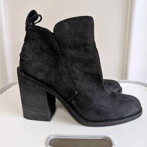 UGG Pixley Black Leather Heeled Ankle Boots – Size 7.5 – Stacked Block Heel